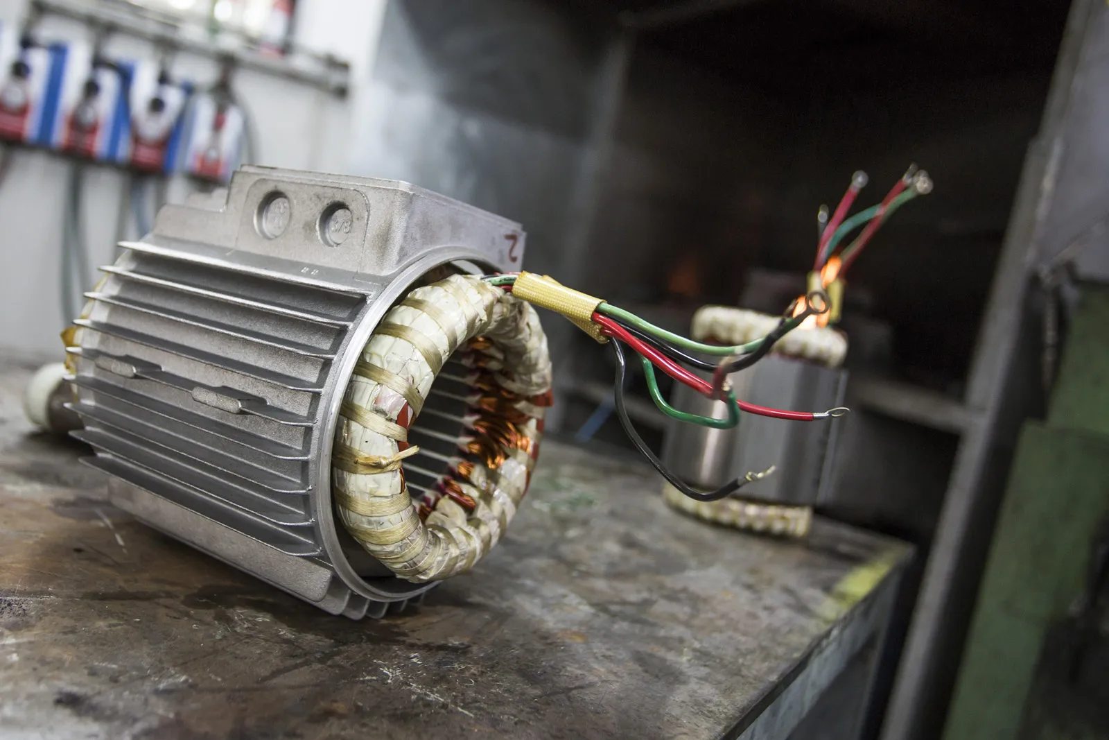 Riavvolgimento di uno statore di motore elettrico